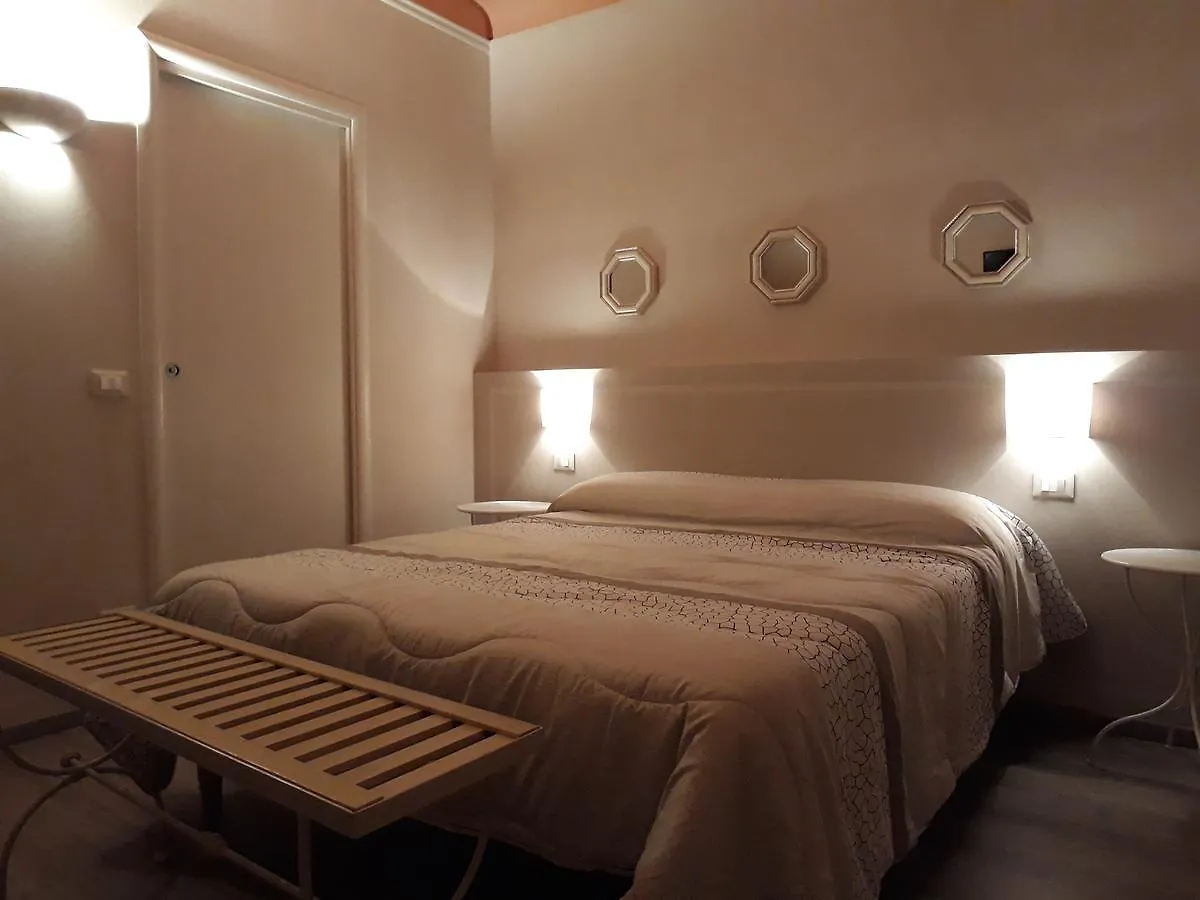 Le Camere Di Caterina Lucca 0*,